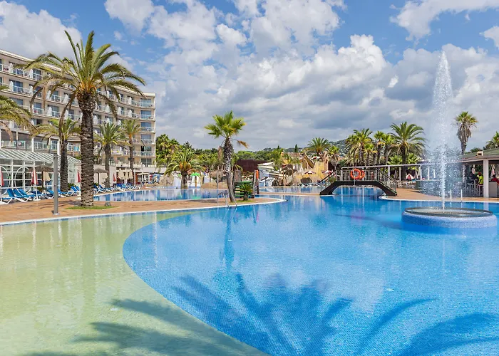 Costa Encantada & 4*