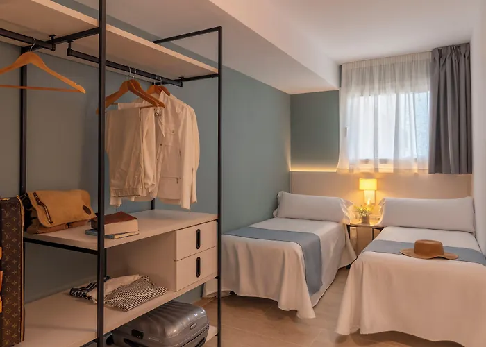 Costa Encantada & Ξενοδοχείο Λορέτ Ντε Μαρ